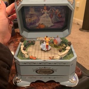 Disney Cinderella's Dance 1st Ever After music box A Dream is a wish numbered